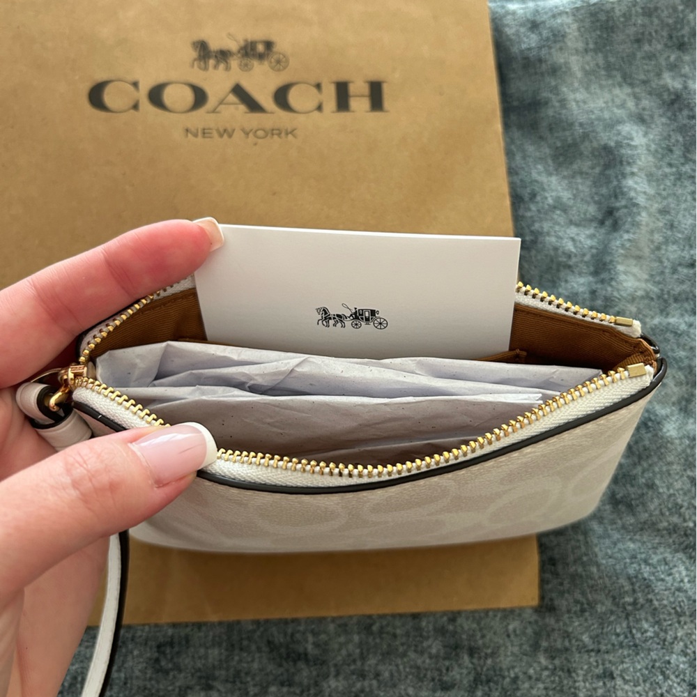 Coach wristlet - Picture 2 of 3